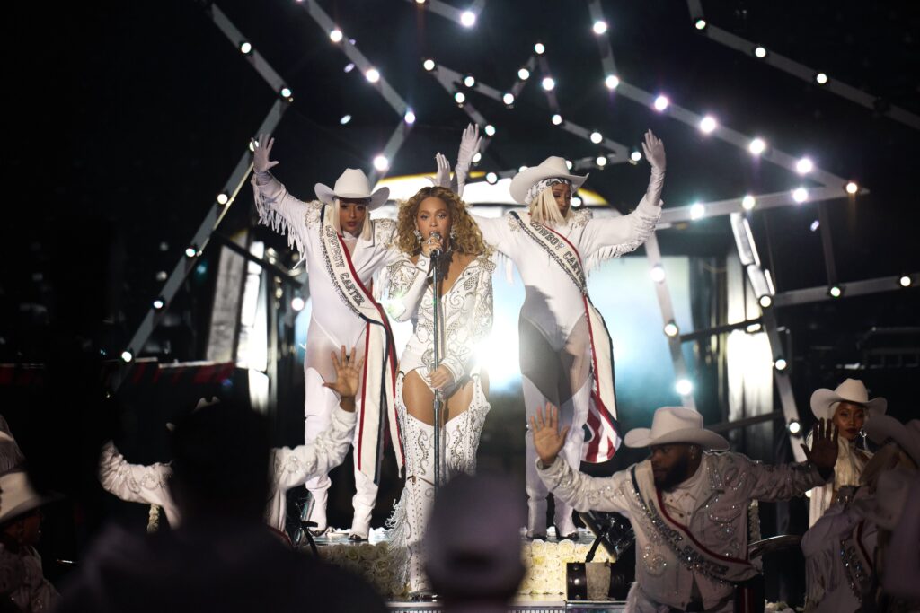 Beyoncé en el show de medio tiempo navideño/Imagen: X (@NFL)