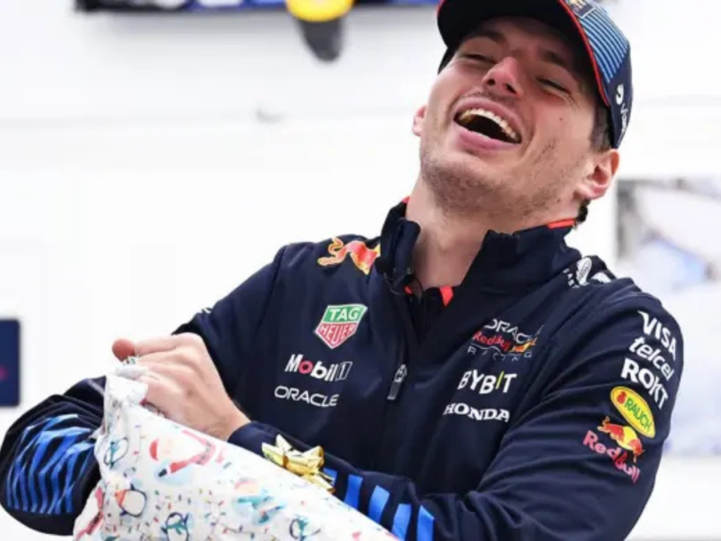 VERSTAPPEN AND HIS HUMOR-FILLED CHRISTMAS 🎁🏁(IMAGES X, RED BULL RACING)