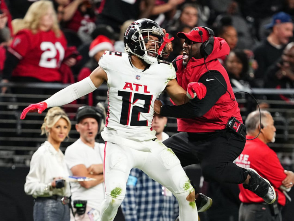 Falcons alzó la mano a los playoffs con victoria sobre Raiders