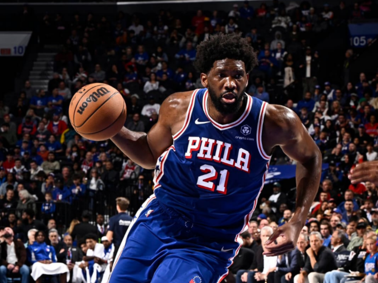 Joel Embiid sufrió de una fractura nasal