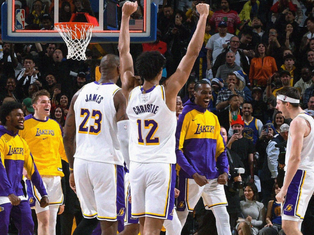 Lakers vencieron a Warriors en un gran juego navideño