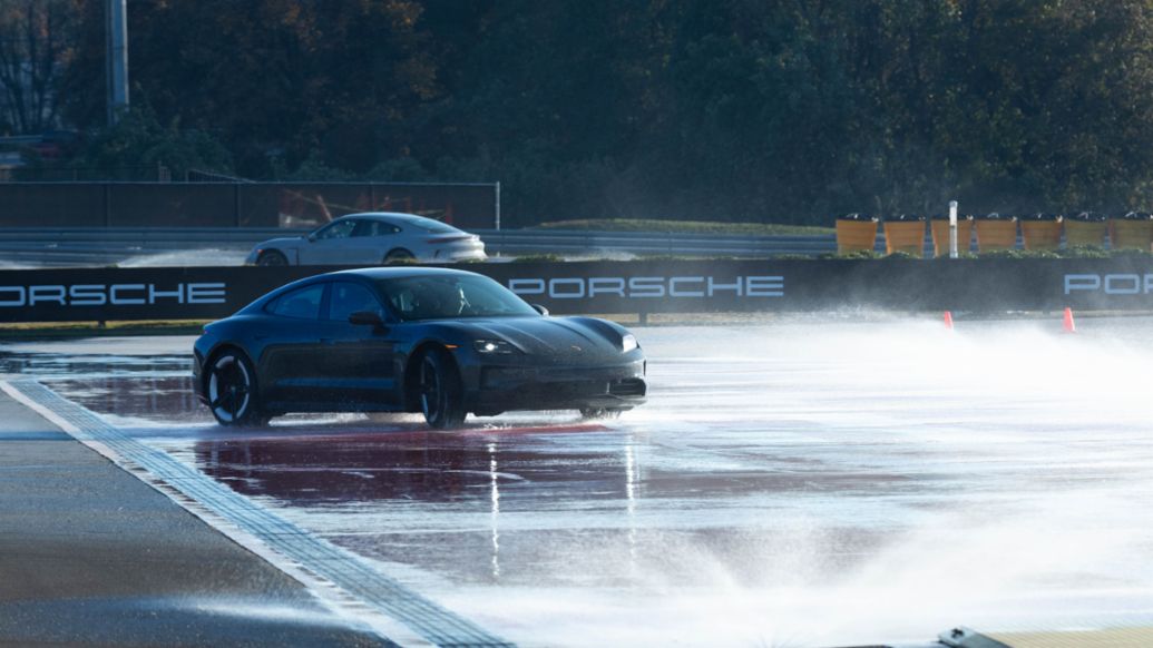 UN FUTURO ELÉCTRICO Y SOSTENIBLE 🌍⚡🚘 (IMÁGEN NEWSROOM.PORSCHE.COM)