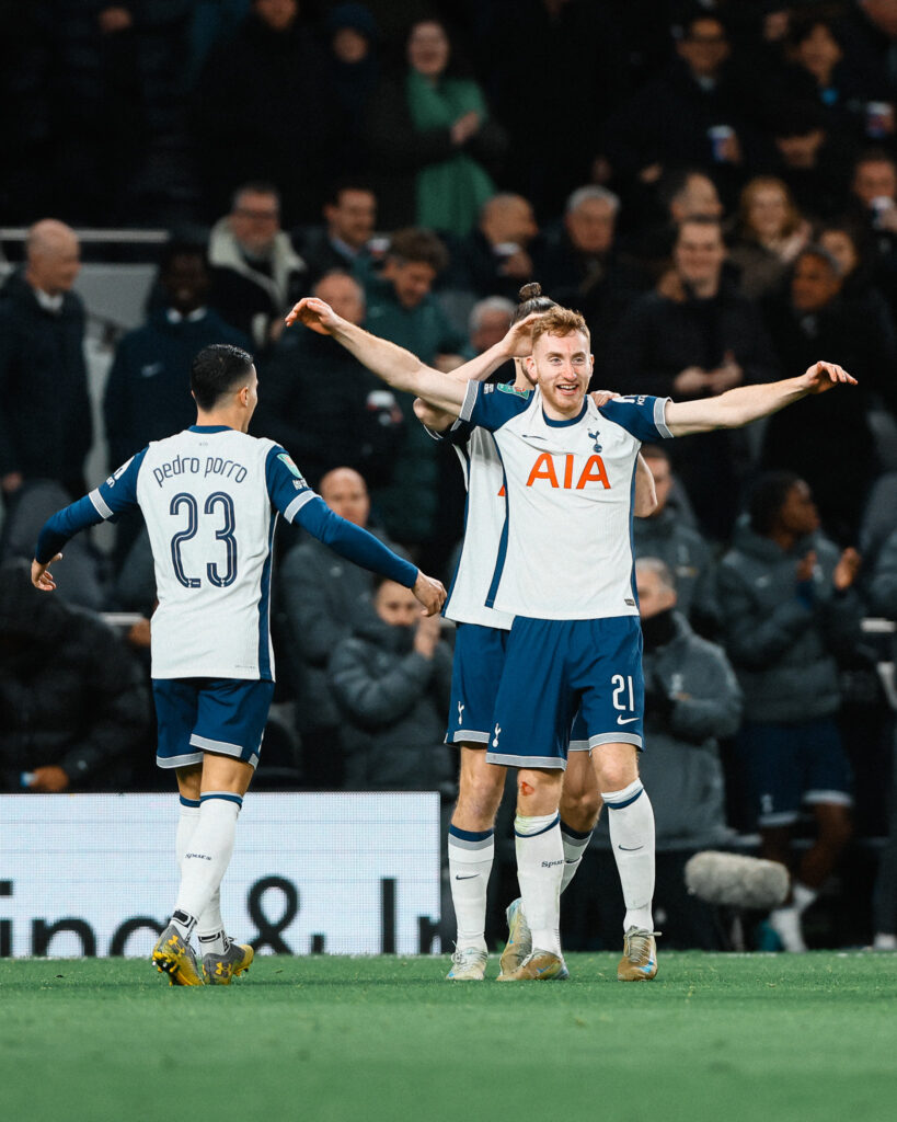 Tottenham celebra/Imagen: X (@SpursOfficial)