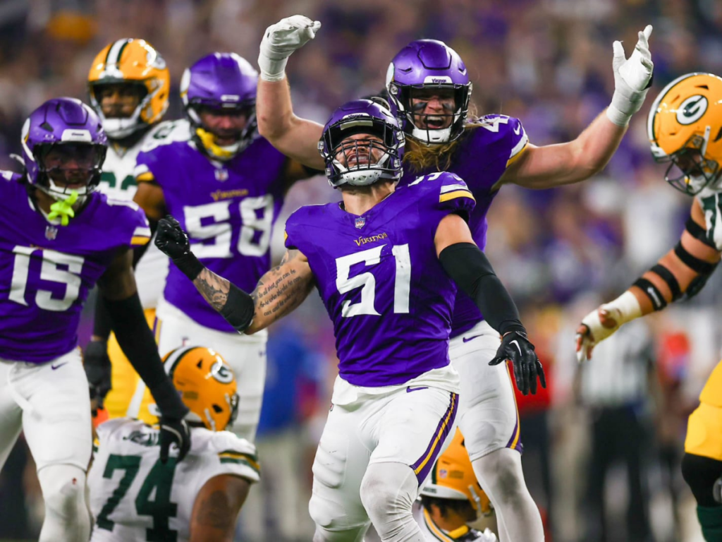 Vikings vencieron a Packers y van por el sembrado 1 en la NFC