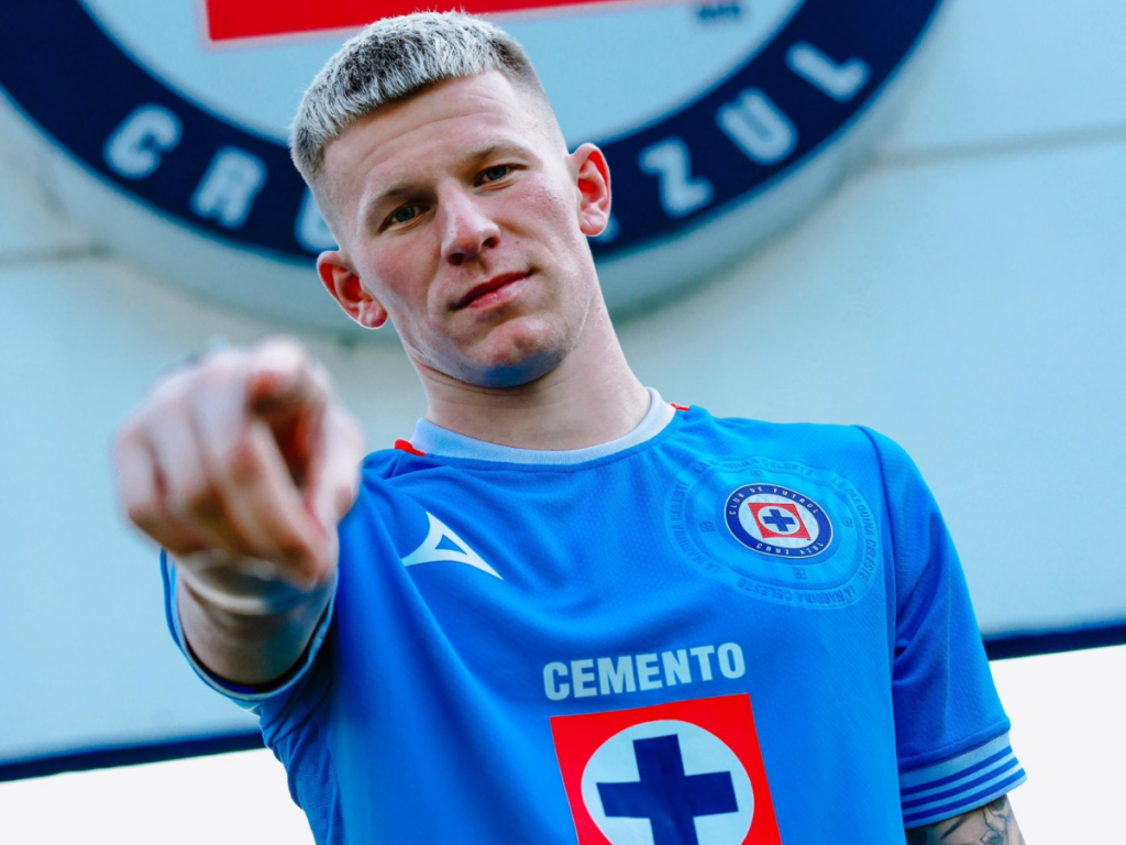 De Europa para Cruz Azul Mateusz Bogusz