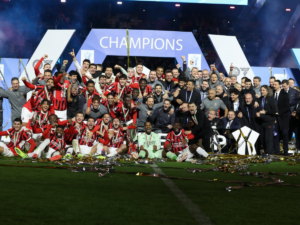 nternacional 1. El AC Milan remontó al Inter y son campeones de Supercopa