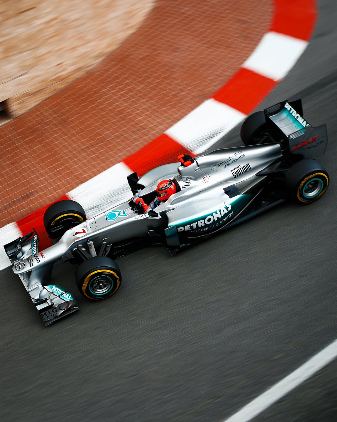 IMAGES X, @MercedesAMGF1