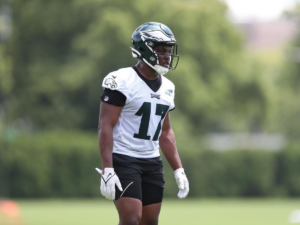 Nakobe Dean se perderá el resto de los playoffs con los Eagles