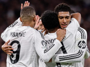 Real Madrid keeps hopes alive for round of 16 qualification