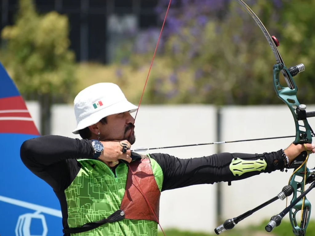 Samuel Molina recibió el premio al Mejor Arquero Paralímpico 2024