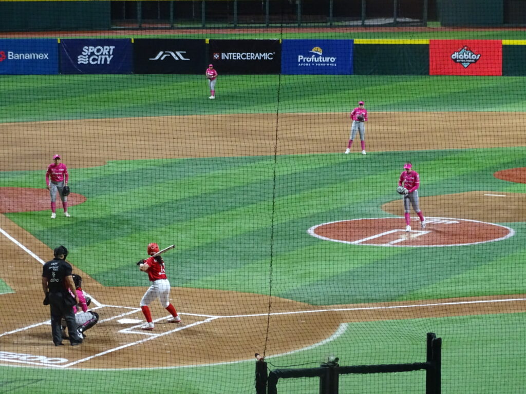 Diablos Rojos Femenil vs Bravas de León/Imagen: Pablo Martínez