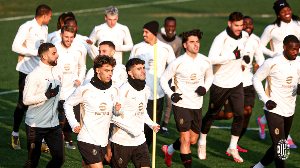 João Félix en su primer entrenamiento con el Milan/Imagen: X(@acmilan)