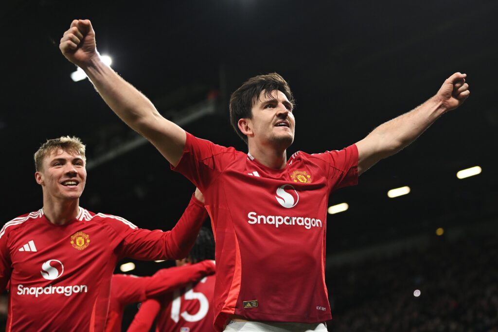 Maguire le da la victoria al United/Imagen: X (@ManUtd)