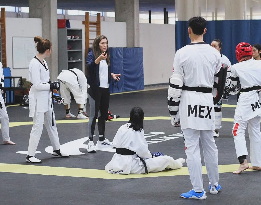 María Espinoza y la selección nacional de para taekwondo/ Imagen: CONADE