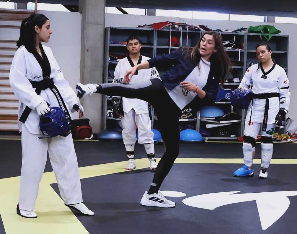 María Espinoza y la selección nacional de para taekwondo/ Imagen: CONADE