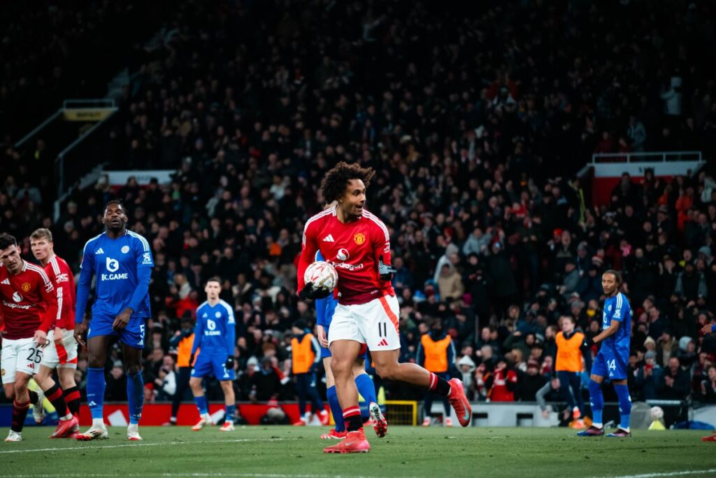 Zirkzee marcó el primer gol/Imagen: X (@ManUtd)