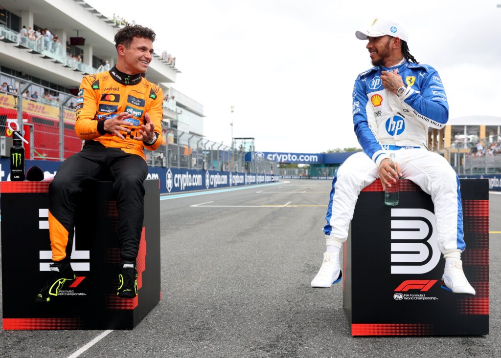 Norris y Lewis Hamilton