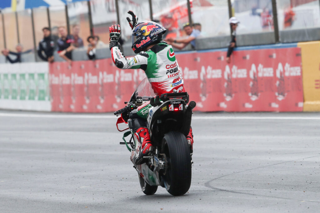 Johann Zarco consiguió la victoria en Le Mans/Imagen: X (@HondaRacingGLB)