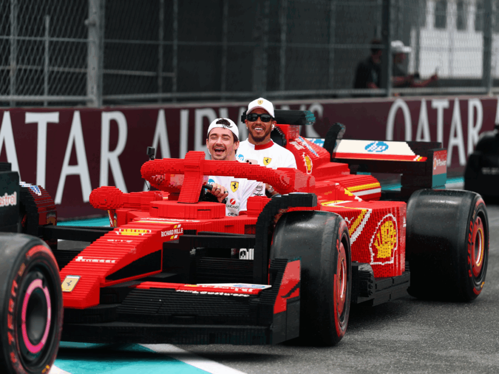 LEGO VUELVE NIÑOS A LOS PILOTOS DE F1