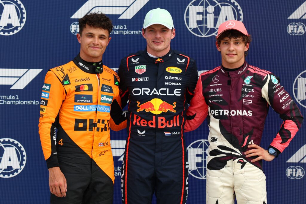 Lando Norris, Max Verstappen y Kimi Antonelli