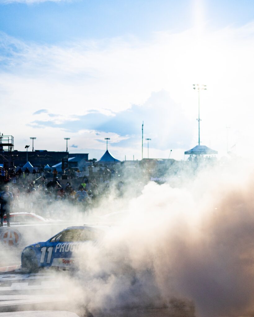 Cuarta victoria para Hamlin/Imagen: X (@NASCAR)