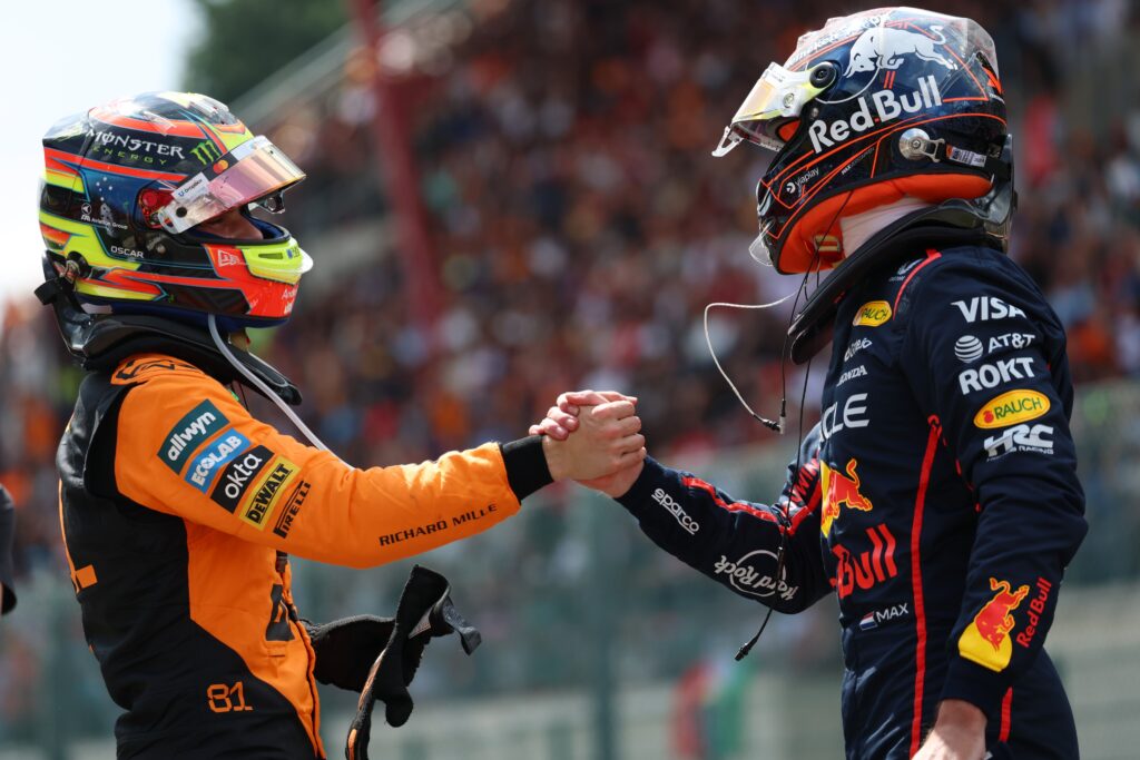 La carrera se definió en la curva 1/Imagen: X (@F1)