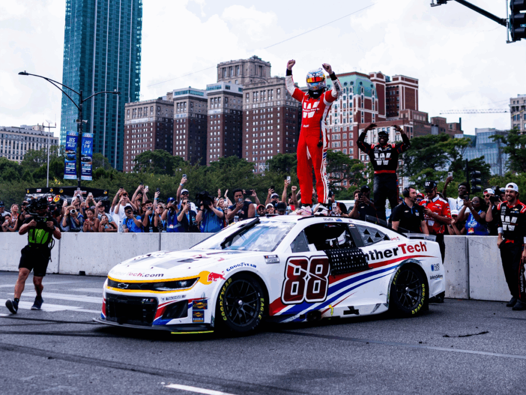 SEGUNDO TRIUNFO PARA VAN GISBERGEN EN NASCAR