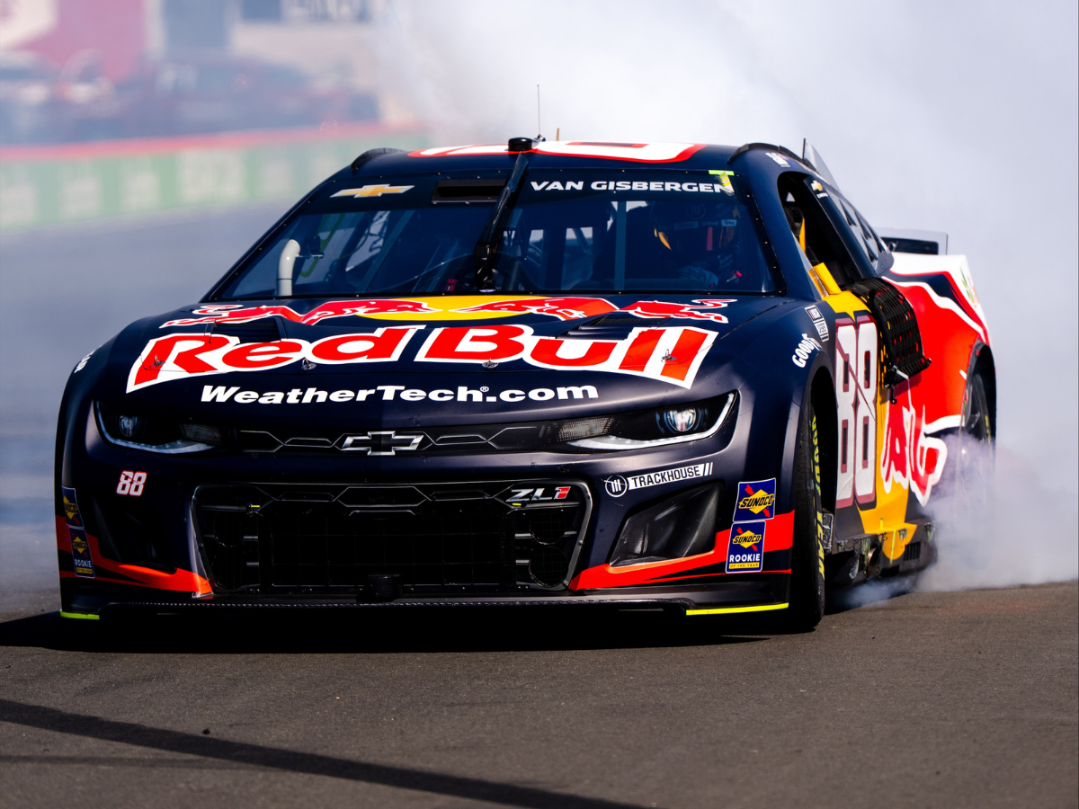 TRES Y CONTANDO PARA VAN GISBERGEN