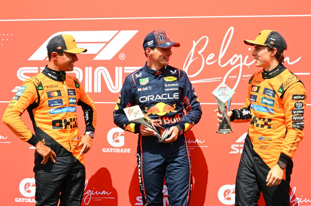 Verstappen superó a los McLaren/Imagen: X (@F1)