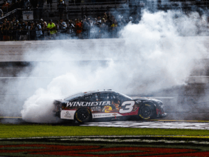 AUSTIN DILLON CONSIGUIÓ UN GRAN TRIUNFO EN RICHMOND