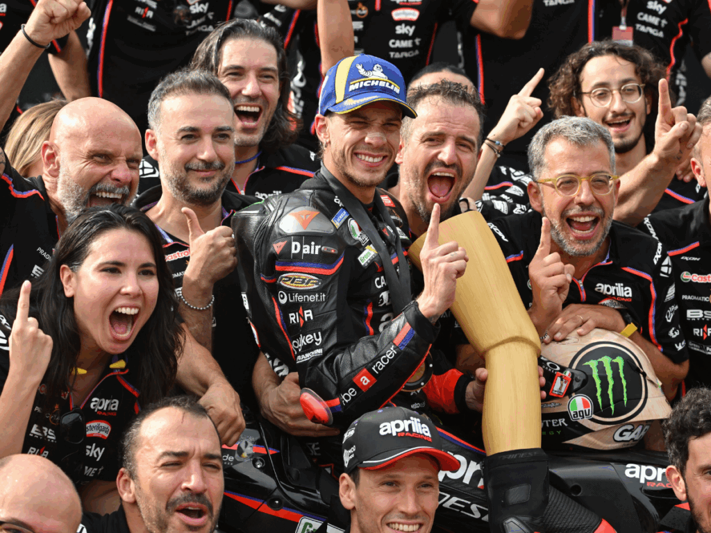 BEZZECCHI GANÓ EL SPRINT DE SAN MARINO TRAS SALIDA DE MÁRQUEZ