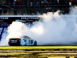 CHASE ELLIOTT PASÓ A LOS MEJORES 8 EN UN FINAL CARDIACO