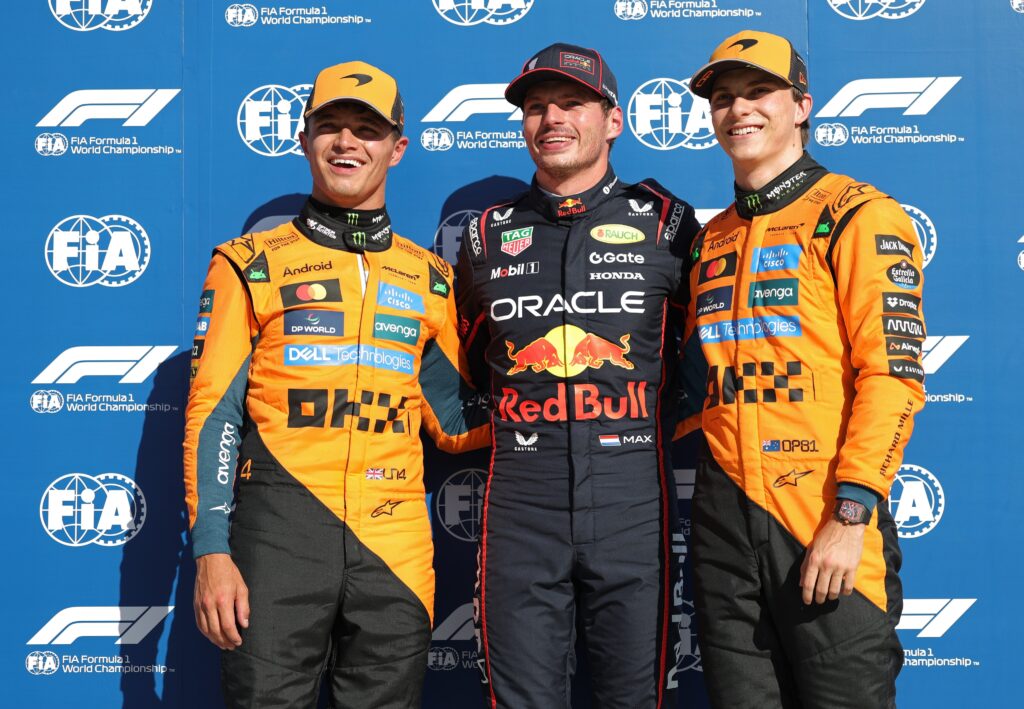 Verstappen contra los McLaren/Imagen: X (@F1)