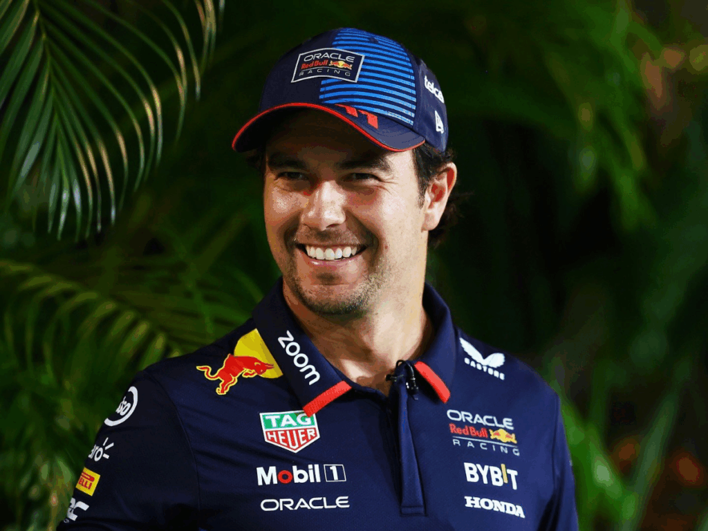 CHECO PÉREZ REGRESÓ AL VOLANTE DE UN F1, SOBRE UN FERRARI