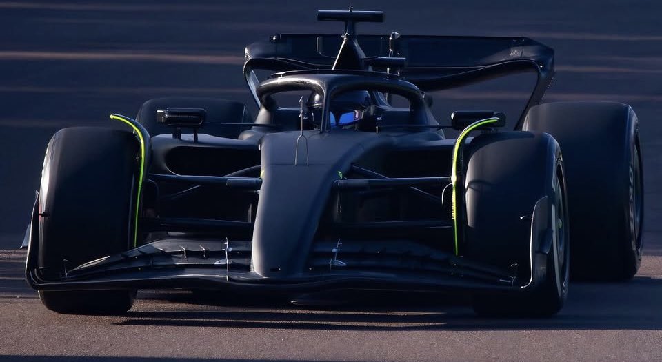 Checo piloteó un SF-23 completamente negro/Imagen: X (@chacho_lml)