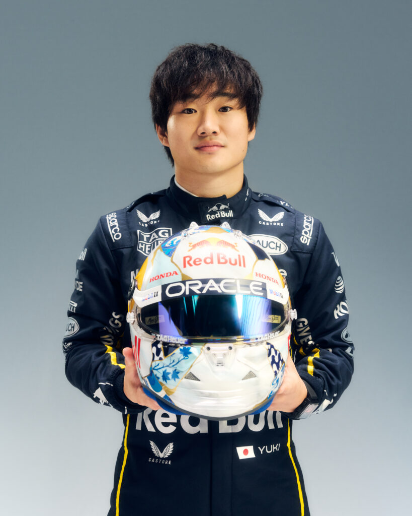 El casco de Yuki se inspira en la cultura de Japón/Imagen: X (@redbullracing)