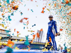 KYLE LARSON CAMPEÓN DE NASCAR CUP POR SEGUNDA OCASIÓN