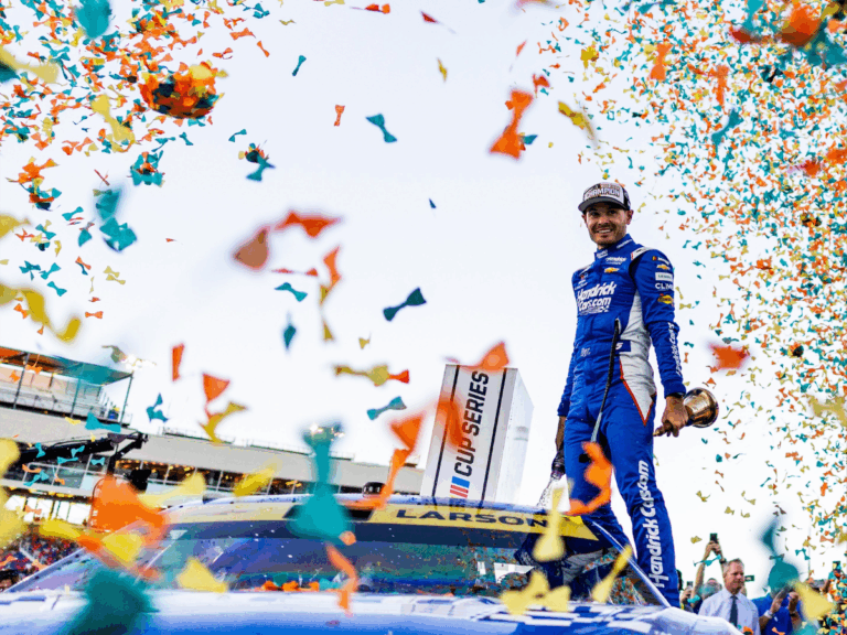 KYLE LARSON CAMPEÓN DE NASCAR CUP POR SEGUNDA OCASIÓN