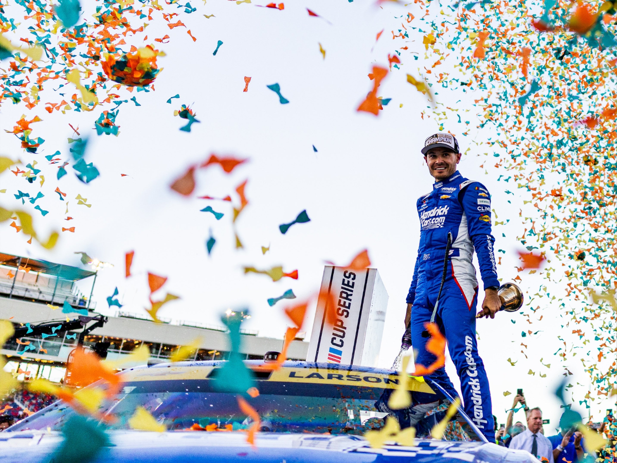 KYLE LARSON CAMPEÓN DE NASCAR CUP POR SEGUNDA OCASIÓN