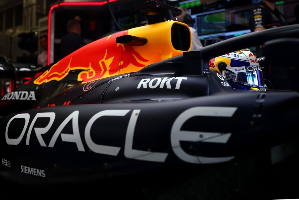 McLaren cuestinó el cambio de motor de Red Bull al auto de Verstappen/Imagen: X (@redbullracing)