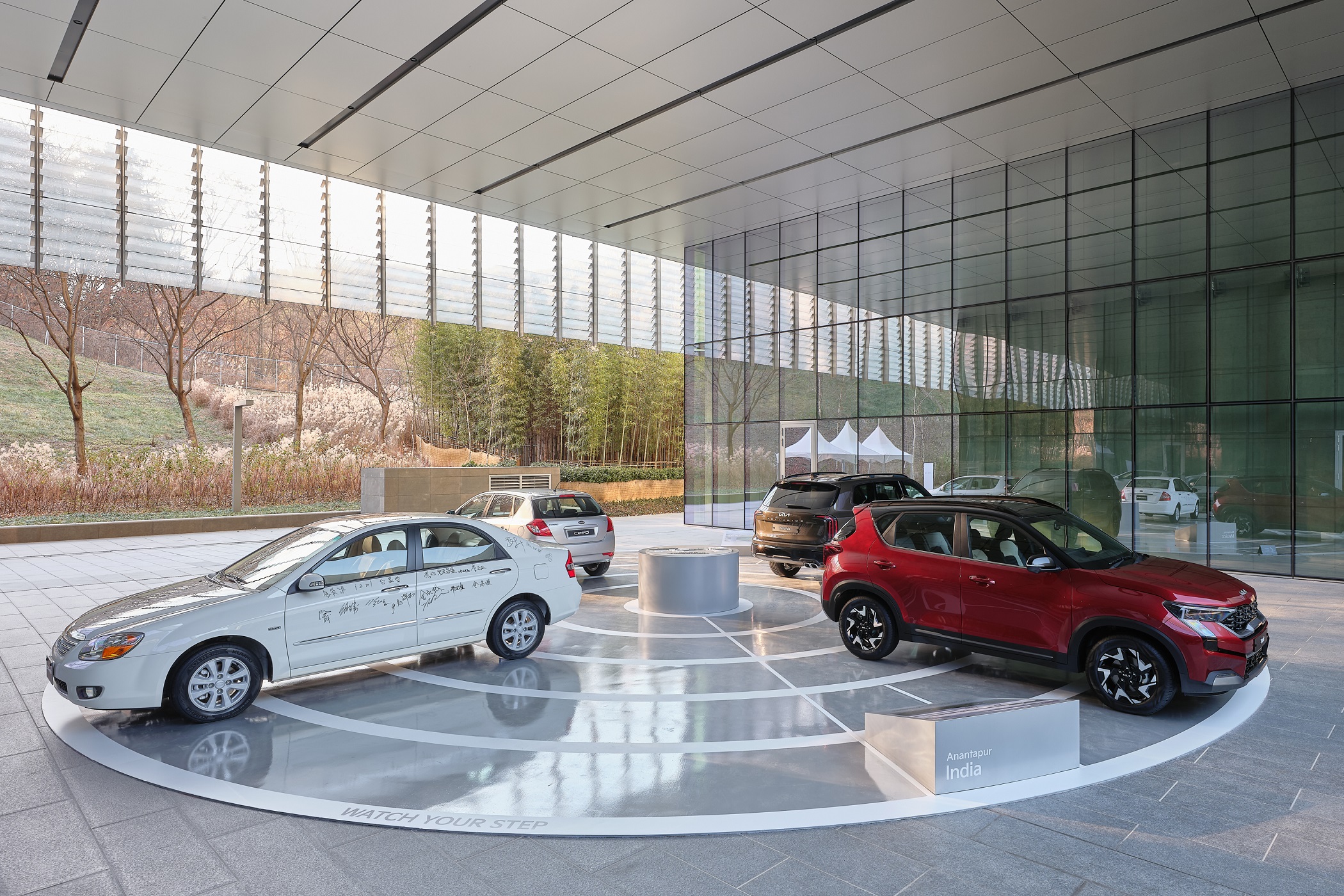 KIA CONMEMORA 80 AÑOS CON UNA EXHIBICIÓN HISTÓRICA EN COREA