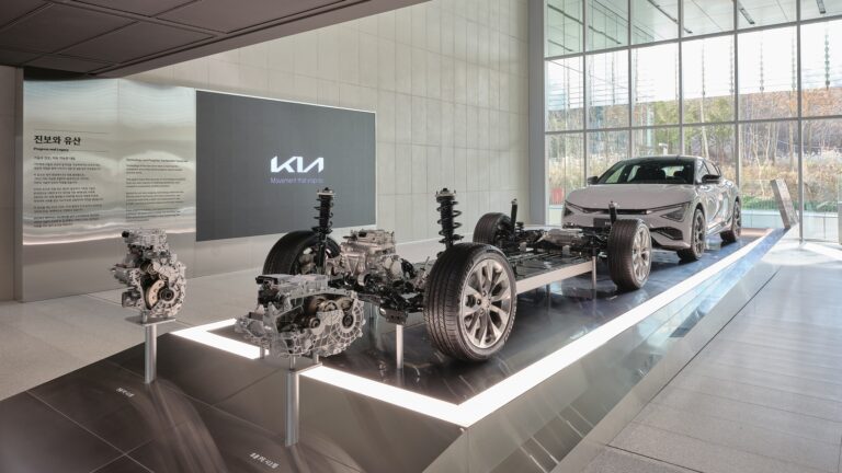 KIA CONMEMORA 80 AÑOS CON UNA EXHIBICIÓN HISTÓRICA EN COREA