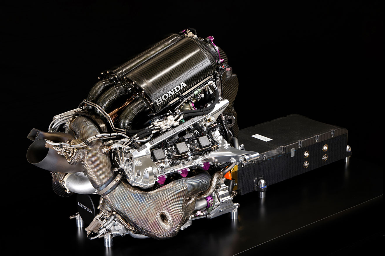 HONDA CIERRA SU CICLO CON RED BULL EN LA F1