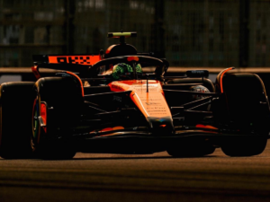 NORRIS QUIERE EL TÍTULO Y SE LLEVA LAS PRÁCTICAS DEL VIERNES