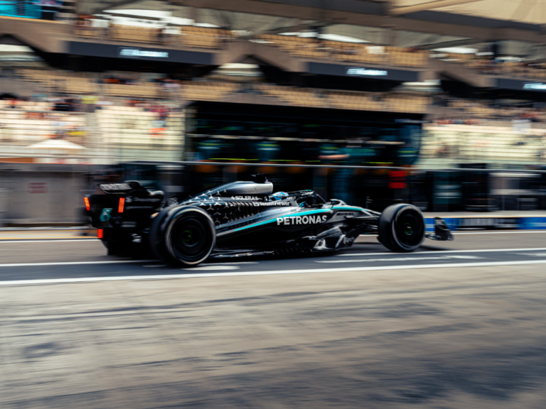 RUSSELL SE IMPUSO A NORRIS Y VERSTAPPEN EN LA ÚLTIMA PRÁCTICA