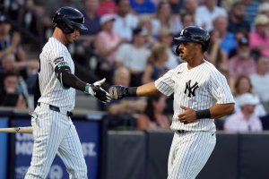 YANKEES ARRASAN EN EL INICIO
