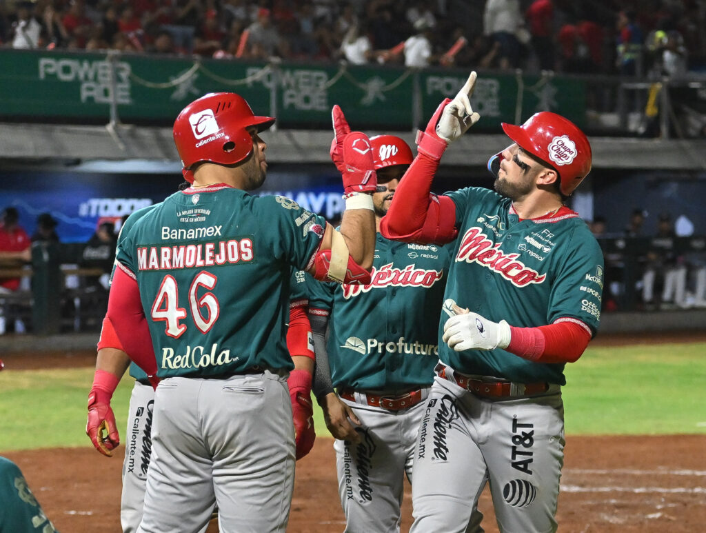 ORNELAS DESATA MASACRE ESCARLATA