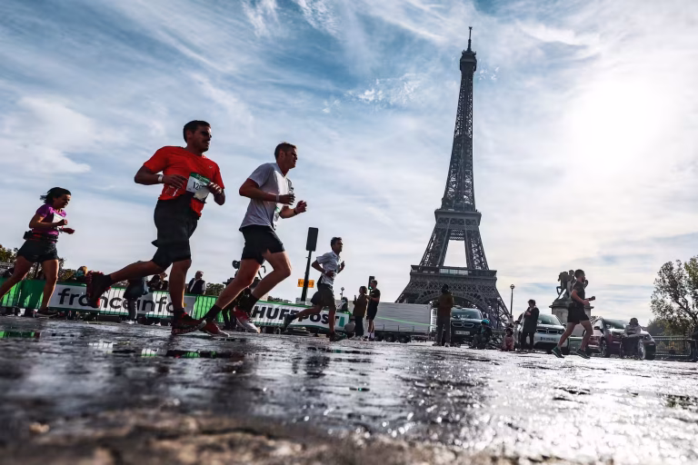 PARÍS CORRE Y ROMPE EL RELOJ 🏃‍♂️⏱️