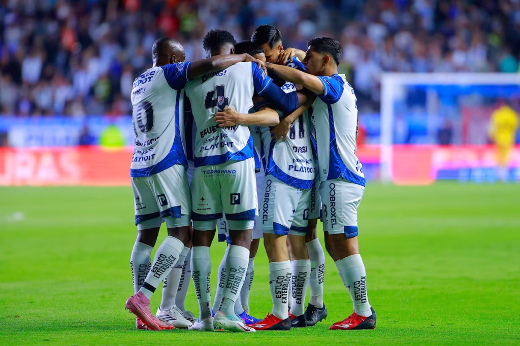 PACHUCA DEJÓ VIVO A PUMAS