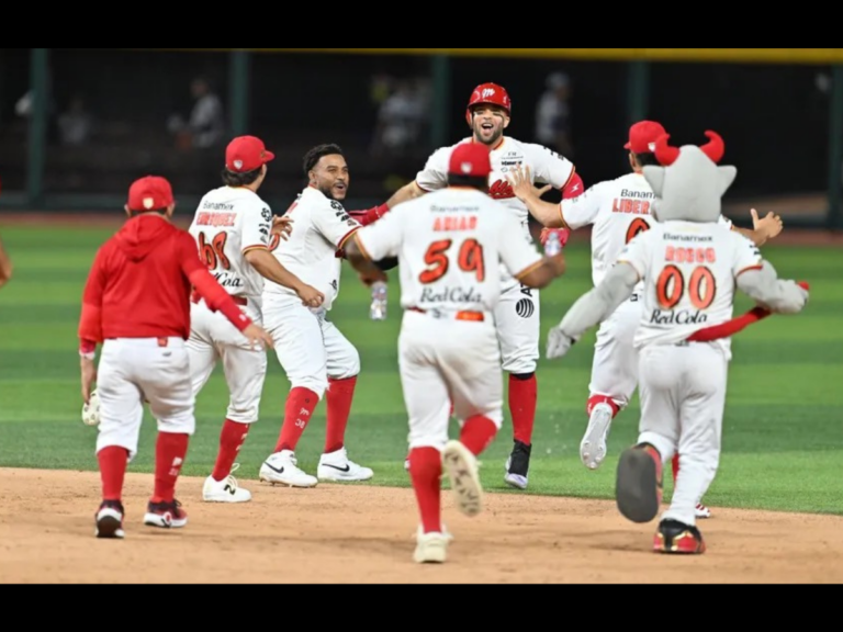 DIABLOS FIRMA OTRA REMONTADA ÉPICA Y ACECHA EL LIDERATO DEL SUR